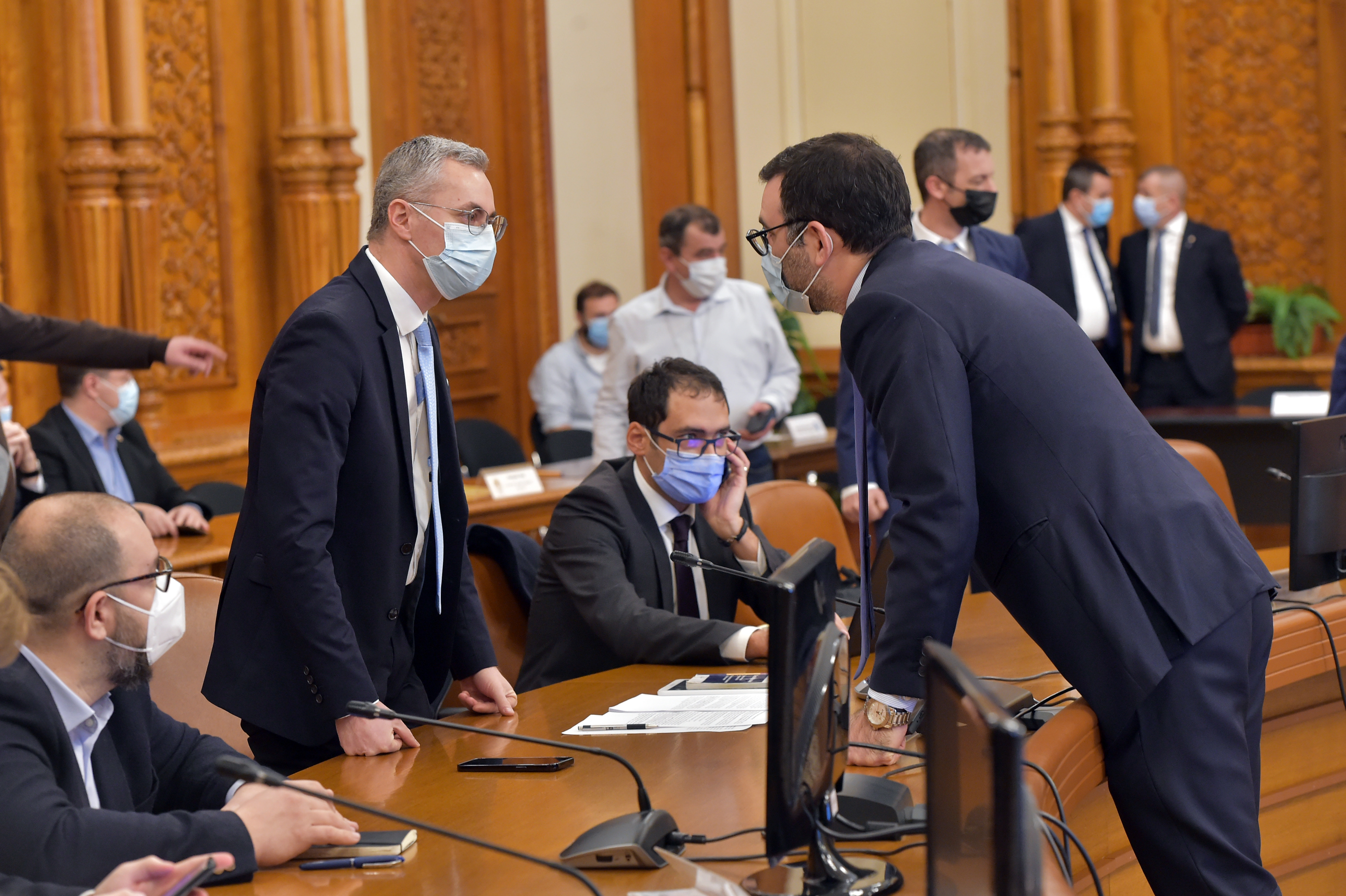 Deputații au adoptat desființarea Secţiei pentru investigarea infracţiunilor din Justiţie