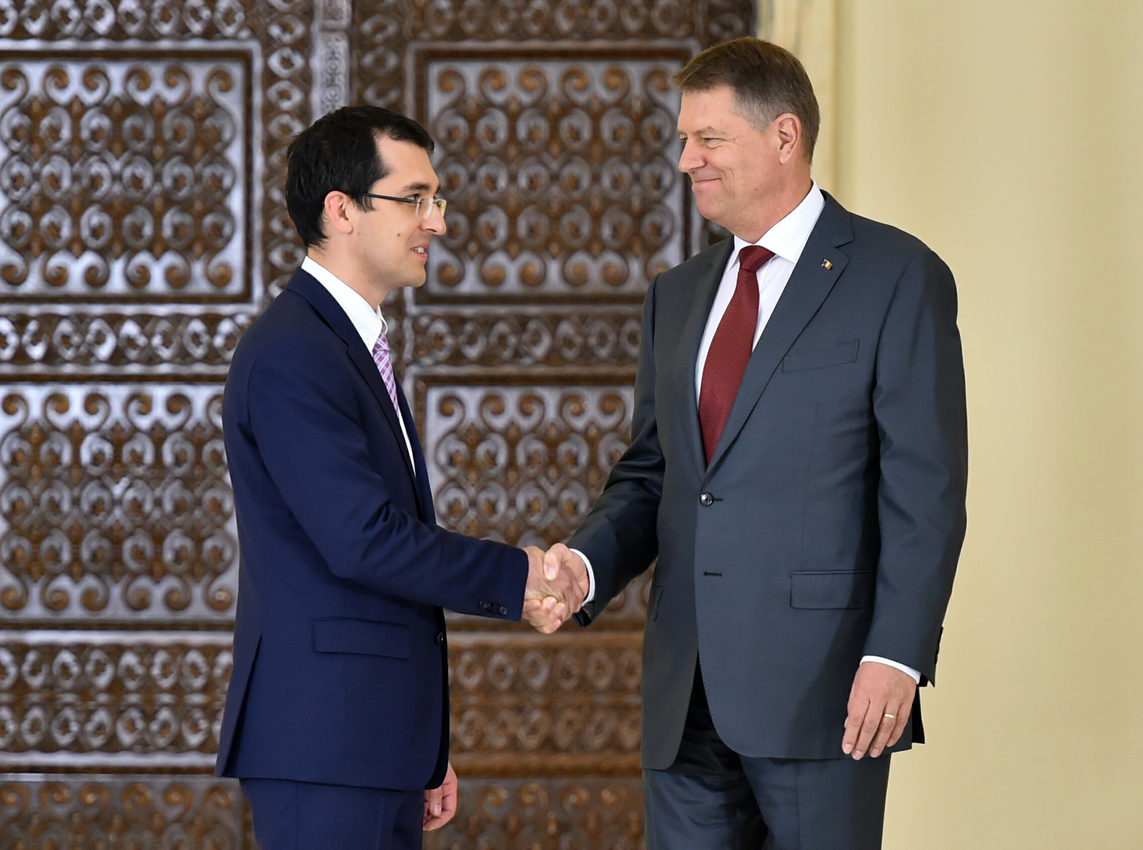 Iohannis îl contrazice pe Voiculescu: ”Nu a măsluit nimeni datele despre pandemie”