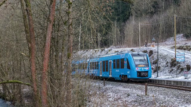 Ministrul Transporturilor vrea să aducă trenuri cu hidrogen în România. Cum funcționează