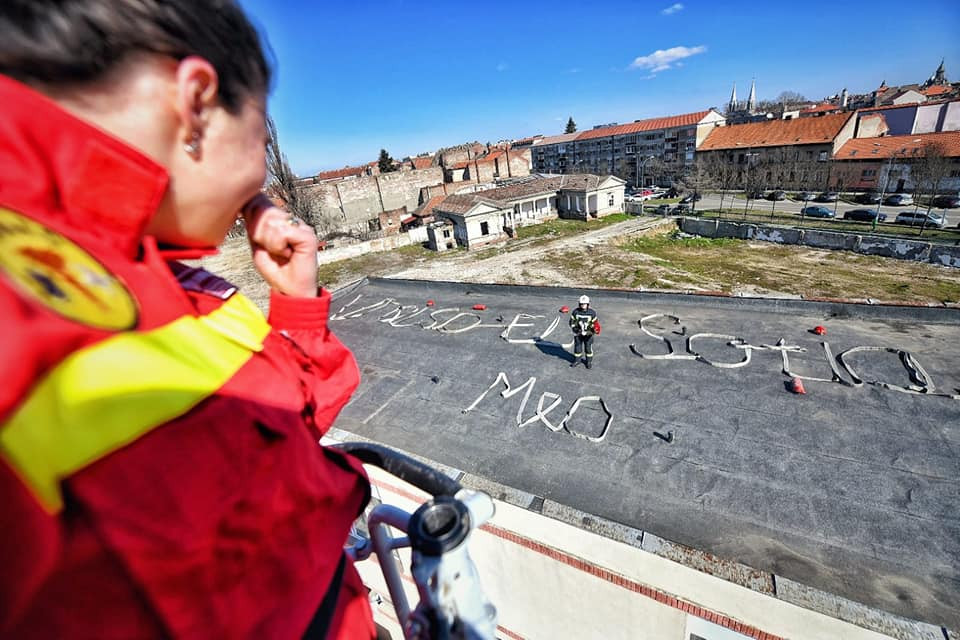 Cerere inedită în căsătorie la ISU Timiș. Ce a răspuns tânăra GALERIE FOTO