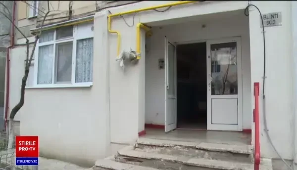 Dramă într-o familie de pensionari. O femeie a fost găsită moartă în sufragerie, după ce s-a infectat cu coronavirus