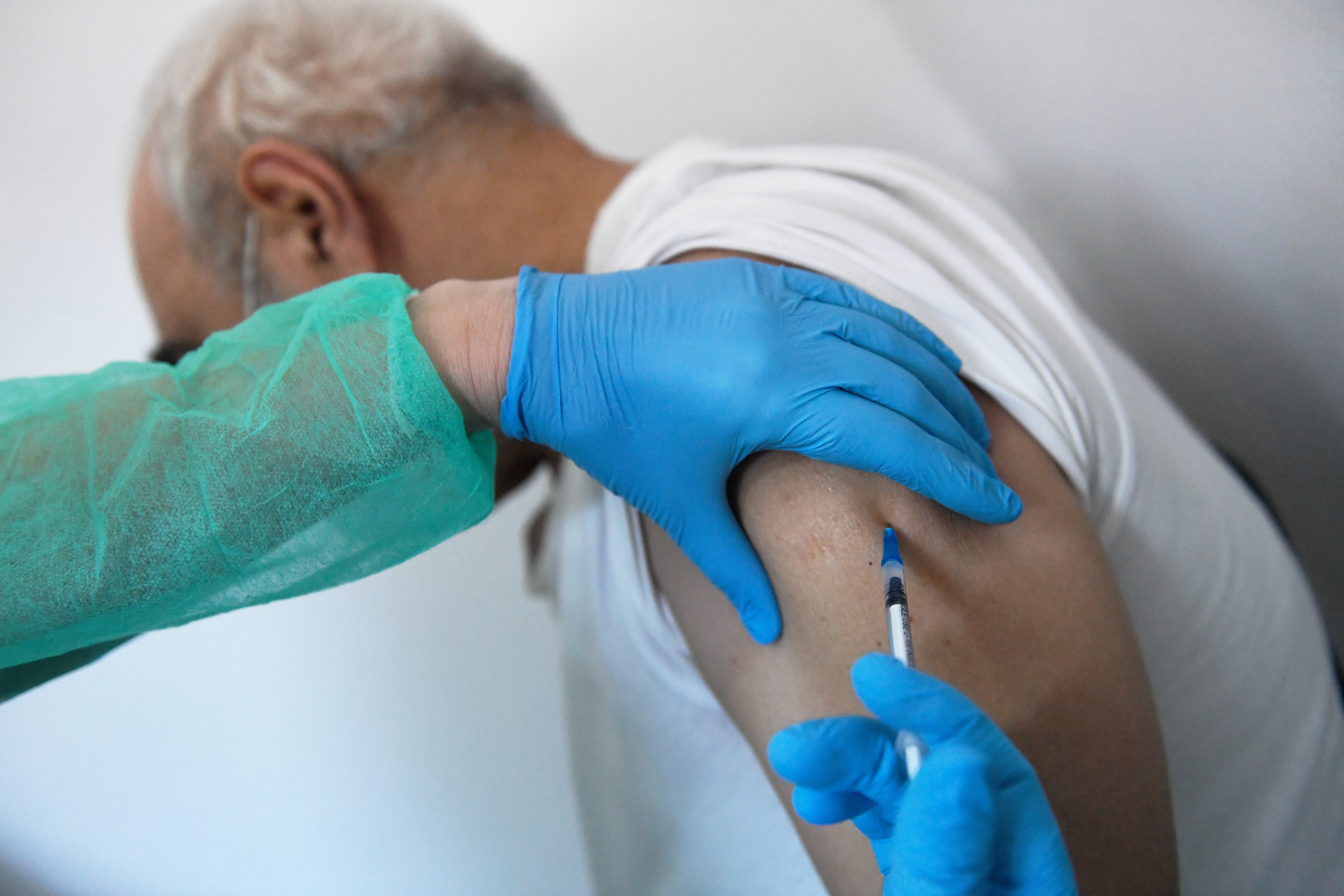 Problema întâmpinată de un bărbat din Galați care a făcut rapelul cu AstraZeneca mai devreme cu 3 săptămâni