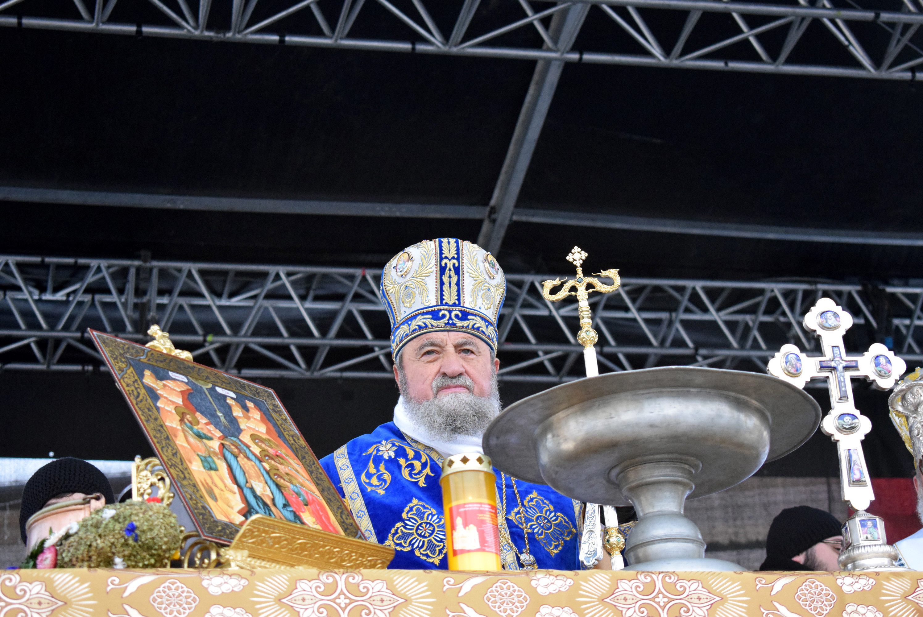 Mitropolitul Ardealului le cere femeilor să nu mai facă avorturi. „Cel mai greu păcat înaintea lui Dumnezeu”