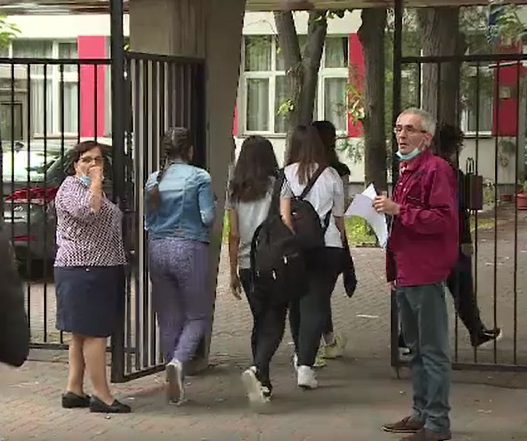 Compromis pentru vacanța de Paște între Minister și asociațiile de elevi și părinți