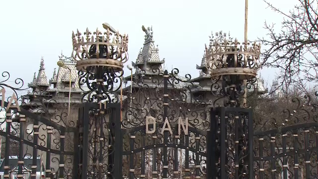 Probleme pentru "Regele Internaţional al Romilor", Dan Stănescu. "Palatul" său a fost percheziționat