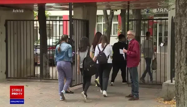 Compromis pentru vacanța de Paște între Minister și asociațiile de elevi și părinți