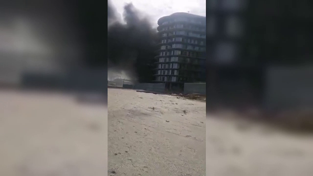 Incendiu puternic în nordul stațiunii Mamaia. De la ce a pornit focul