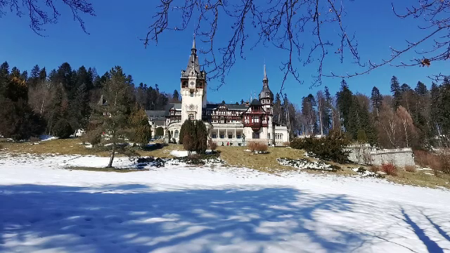 Castelul Peleș intră, în sfârșit, în reparații. Câți bani aduce muzeul, chiar și în pandemie