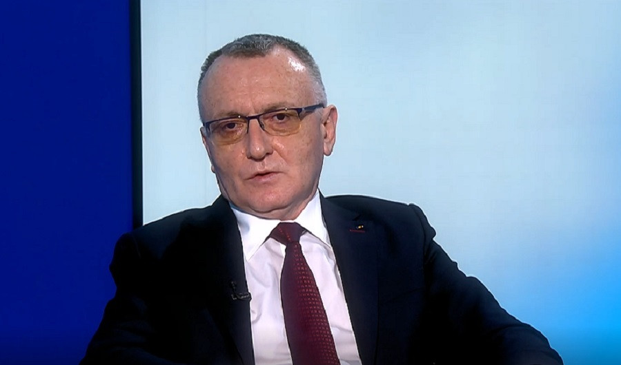 Elevii cu afecţiuni cronice vor beneficia de învăţământ hibrid până la finalul semestrului