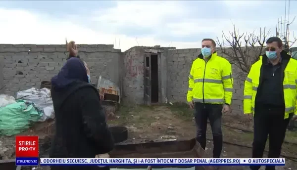 O femeie a gustat ulei de motor ars, ca să le arate polițiștilor că e untură. „Topim carnea bucăţi aşa”