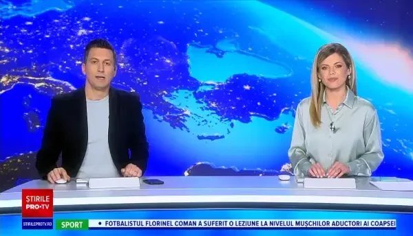 O șoferiță, rănită, după ce mașina pe care o conducea a fost izbită în plin de un camion încărcat cu lemne