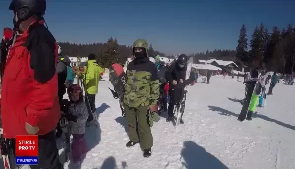 Weekend plin, în Poiana Braşov. Jandarmii şi poliţia i-au "rărit" pe turişti