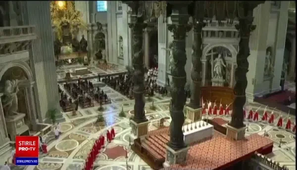 Biserica Sfântului Mormânt a fost deschisă publicului pentru Floriile Catolice. Slujbă restrânsă la Vatican