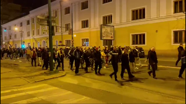 Proteste fără mască în toată ţara împotriva noilor restricţii. Jandarmii nu au intervenit ca pe 10 august