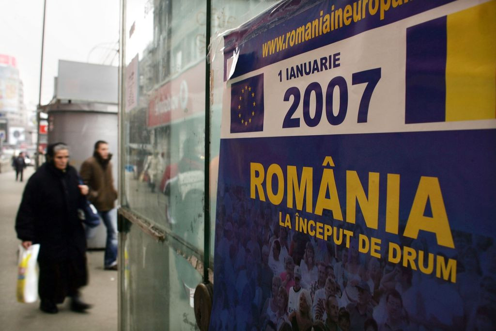 Sondaj: Majoritatea românilor cred că sunt priviţi drept "cetăţeni de mâna a doua" în UE și străinii sunt de vină pentru tot