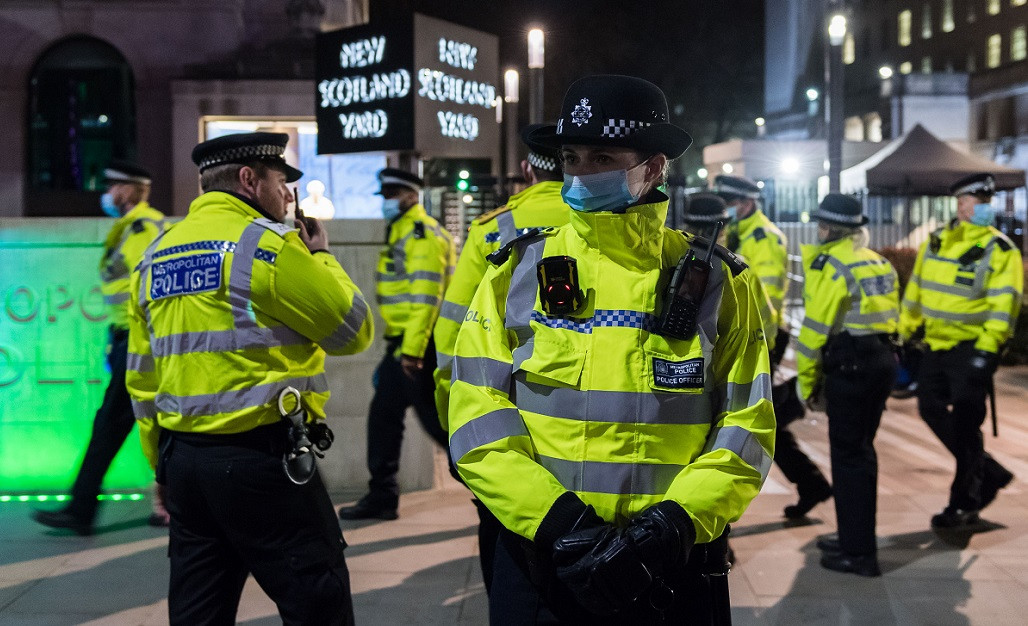 Sclavie sexuală în Anglia. 14 românce au fost salvate dintr-un bordel clandestin