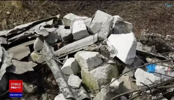 Locuri frumoase din România, transformate în gropi de gunoi. Cum poate fi oprit acest fenomen
