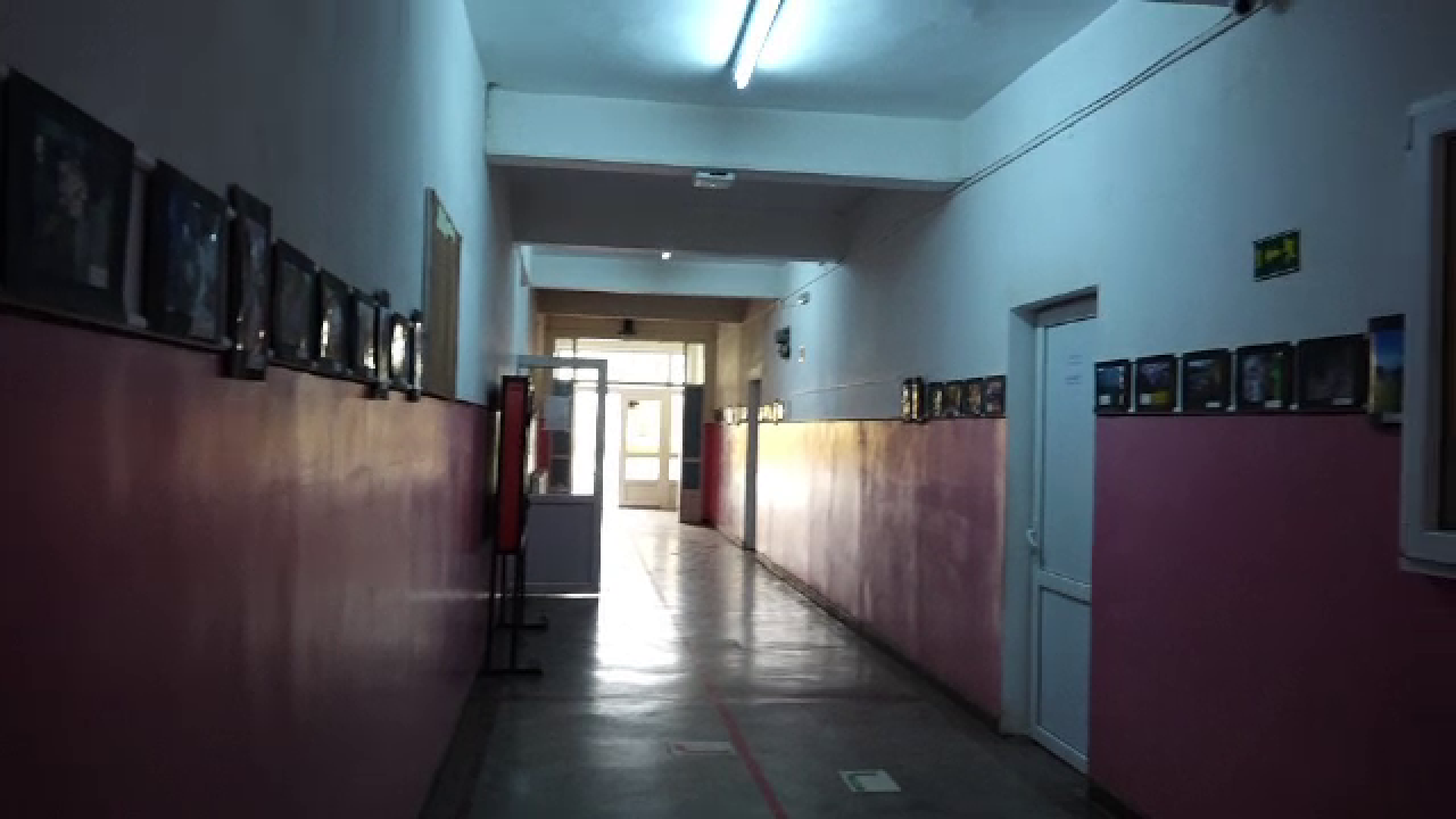 O fetiță de 11 ani din Sângeorz-Băi, în stare gravă, după ce a fost lovită de un băiat, la școală: „I-a dat o palmă”