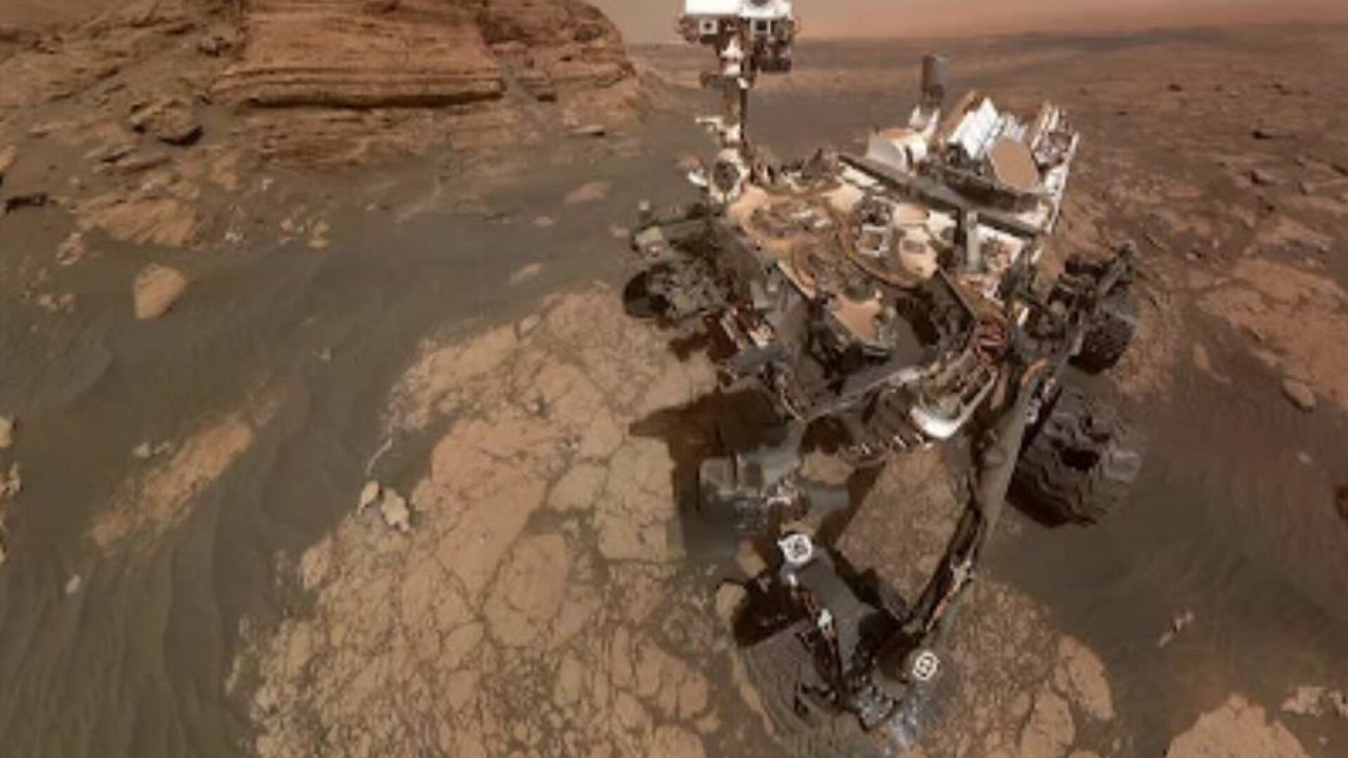 Roverul „Curiosity” și-a făcut primul selfie pe Marte. Modalitatea inedită de realizare a fotografiei