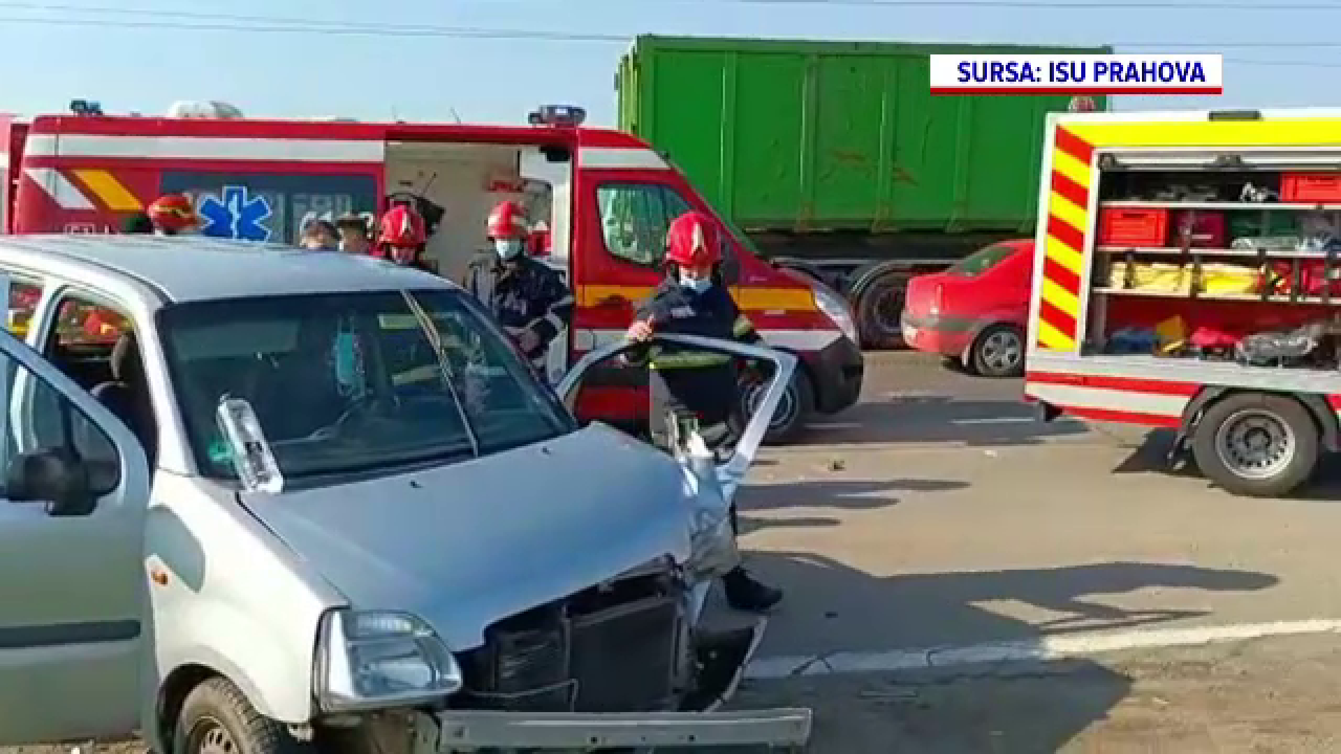 Accident grav petrecut pe DN1, în Prahova. Două persoane au rămas încarcerate