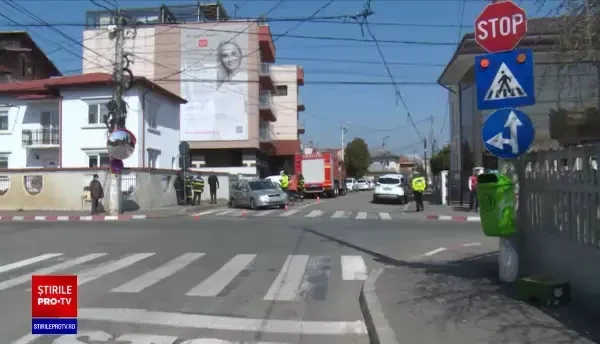 Accident teribil în Târgoviște. O femeie a fost rănită, iar trei mașini avariate