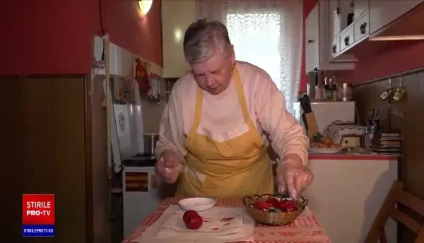 Pregătiri pentru credincioşii catolici care sărbătoresc duminică Paştele. Până la ce oră se poate participa la slujbe