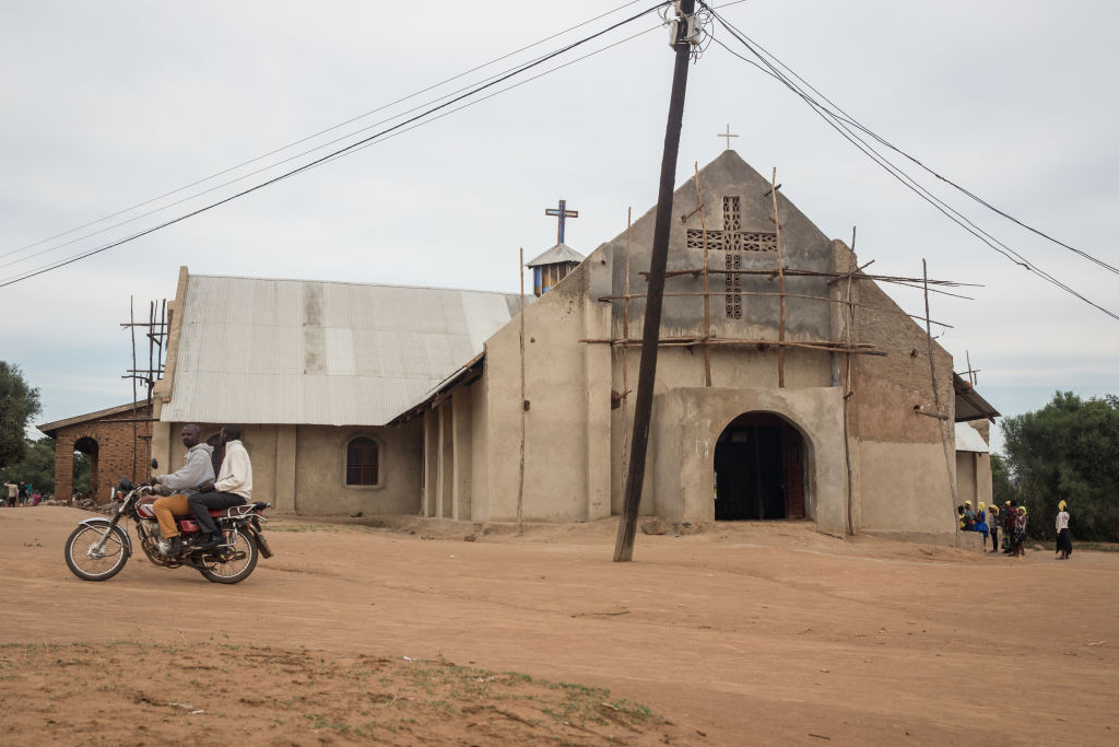 Doi morţi şi 14 răniţi în urma prăbuşirii unei biserici în Uganda