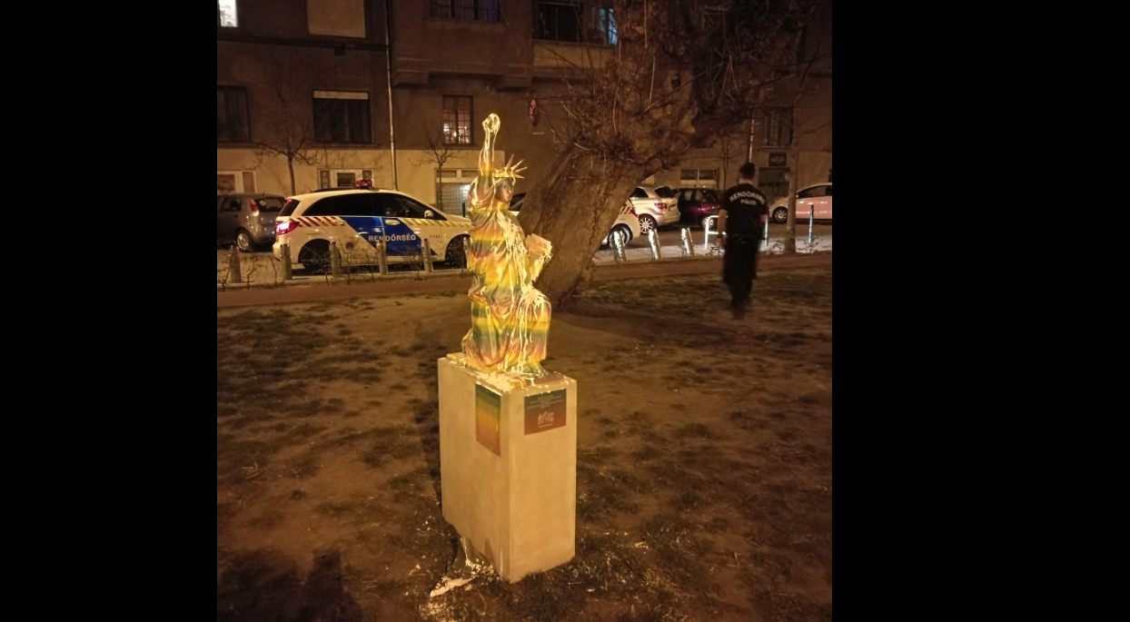 O statuie dedicată ”Black lives matter” a fost distrusă în Budapesta după doar o zi
