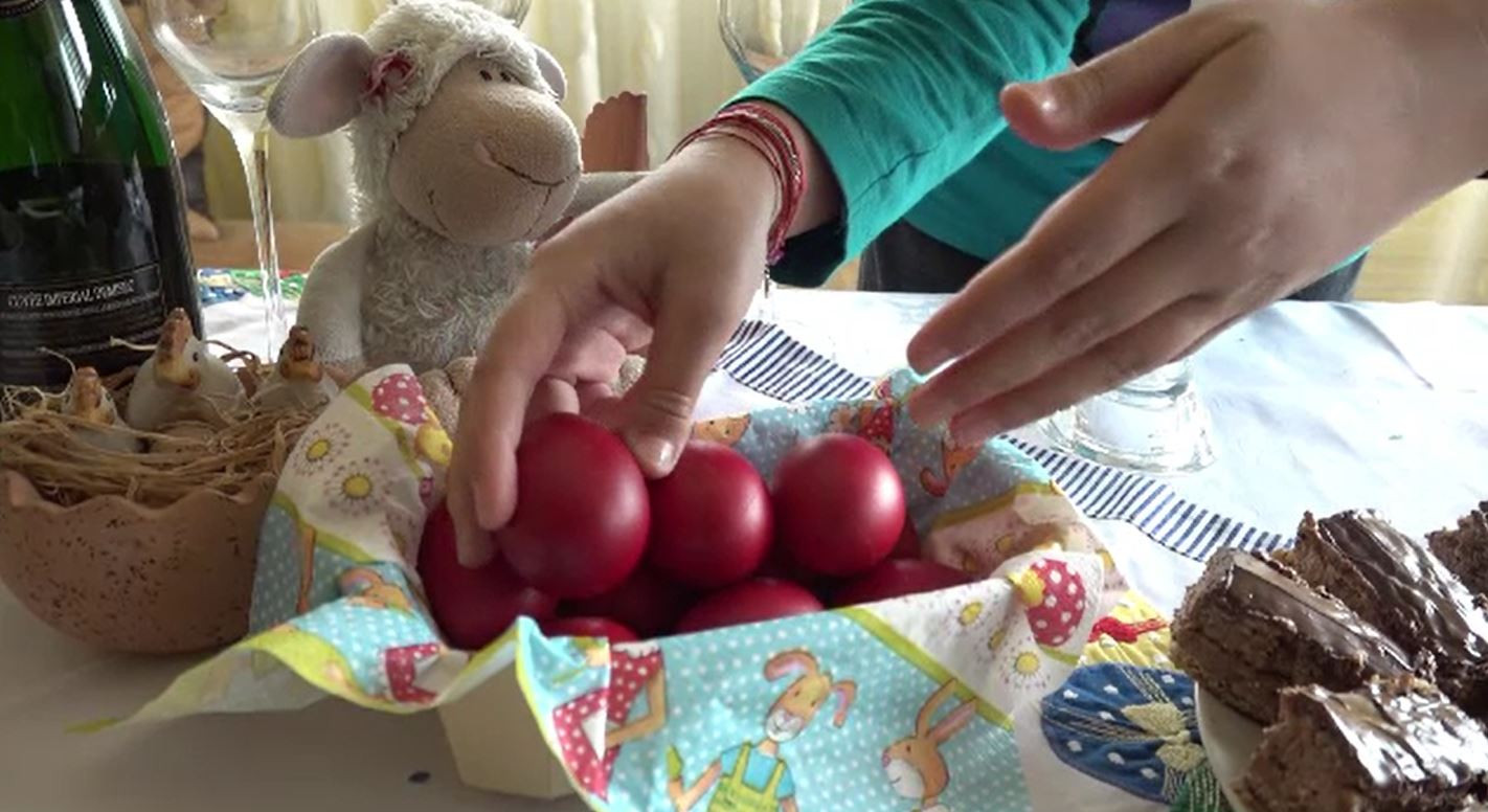 Catolicii și protestanții sunt pe ultima sută de metri cu pregătirile de Paște. Ce trebuie să știe cei care merg la Înviere