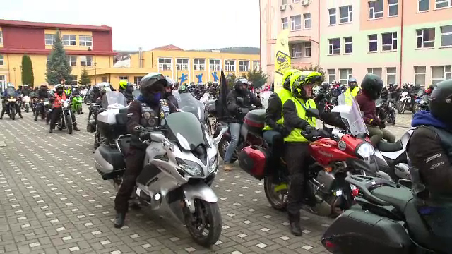 Zeci de motocicliști au defilat pe străzile din Cluj-Napoca. Mesajul transmis șoferilor