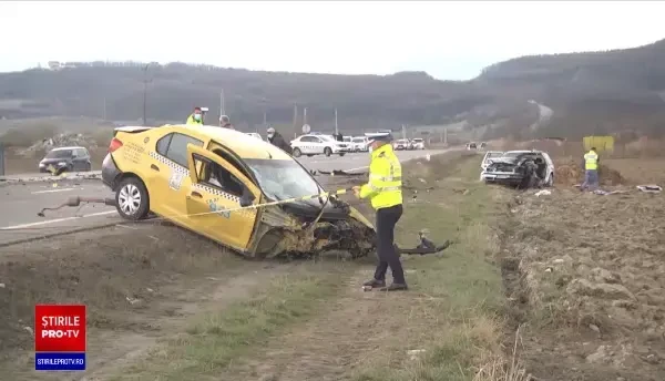 Accident cumplit cu trei morți pe DN1, din cauza unui taximetrist care a intrat pe contrasens