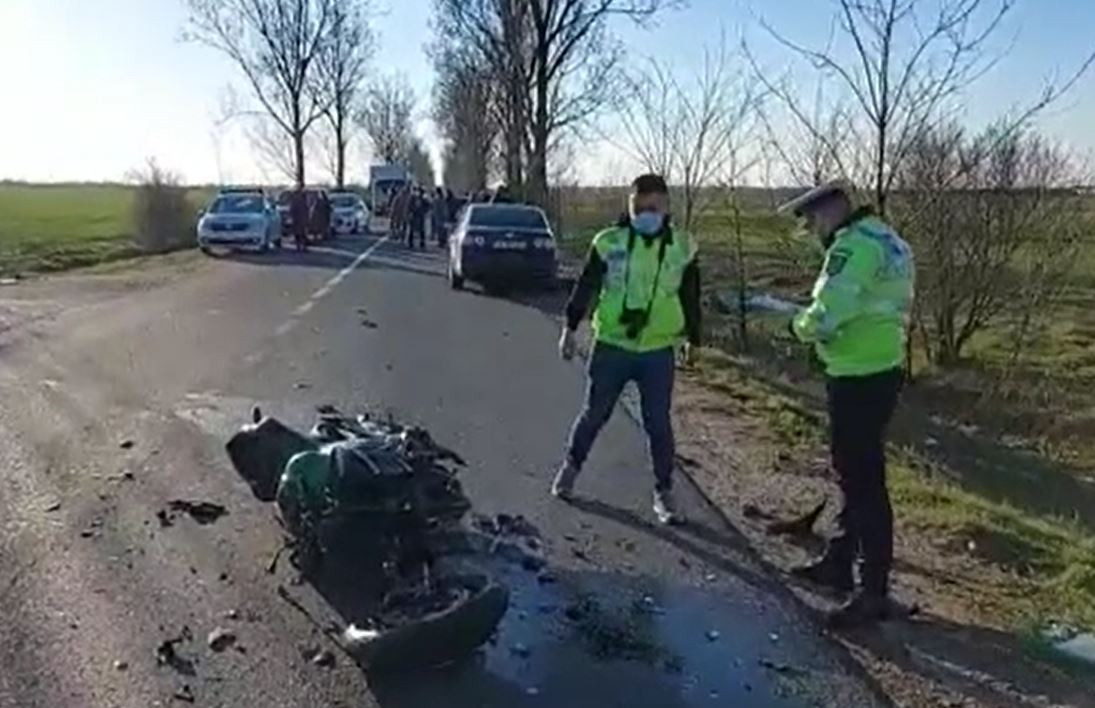 Accident grav în Dâmbovița. Un motociclist a fost preluat cu elicopterul în stare critică