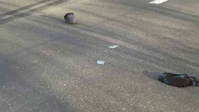 O bătrână din Botoșani, spulberată de camion. A traversat strada pentru a schimba bani pentru preot