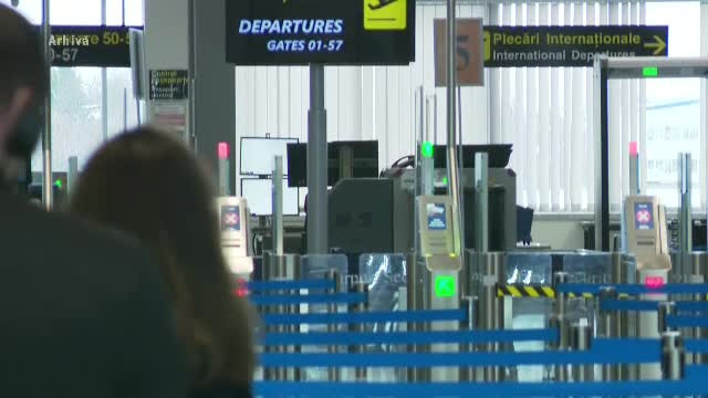 Persoane care practică prostituția sau au comis furturi au folosit teste PCR false pentru a pleca din România