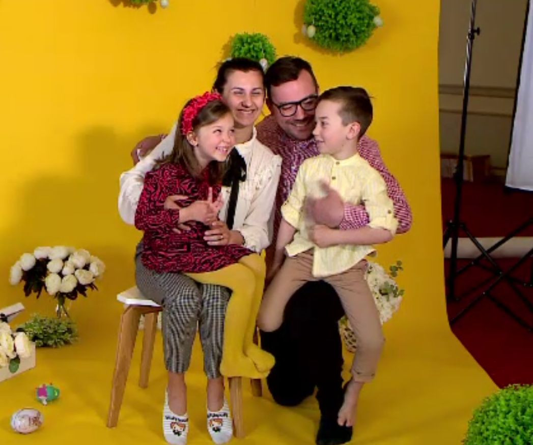 Pozele cu familia de Paște, la mare căutare. Fotografii de nunți și botezuri s-au reorientat
