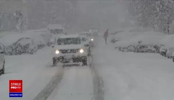 Iarna loveşte din nou în forţă. A nins abundent în centrul ţării şi la munte