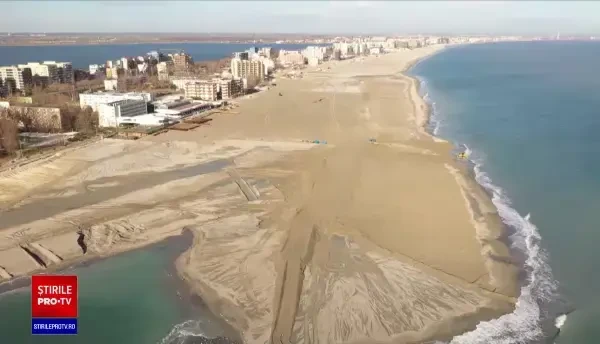 Cea mai scumpă zonă de plajă din Mamaia nu va fi amenajată până în iulie. Care este motivul