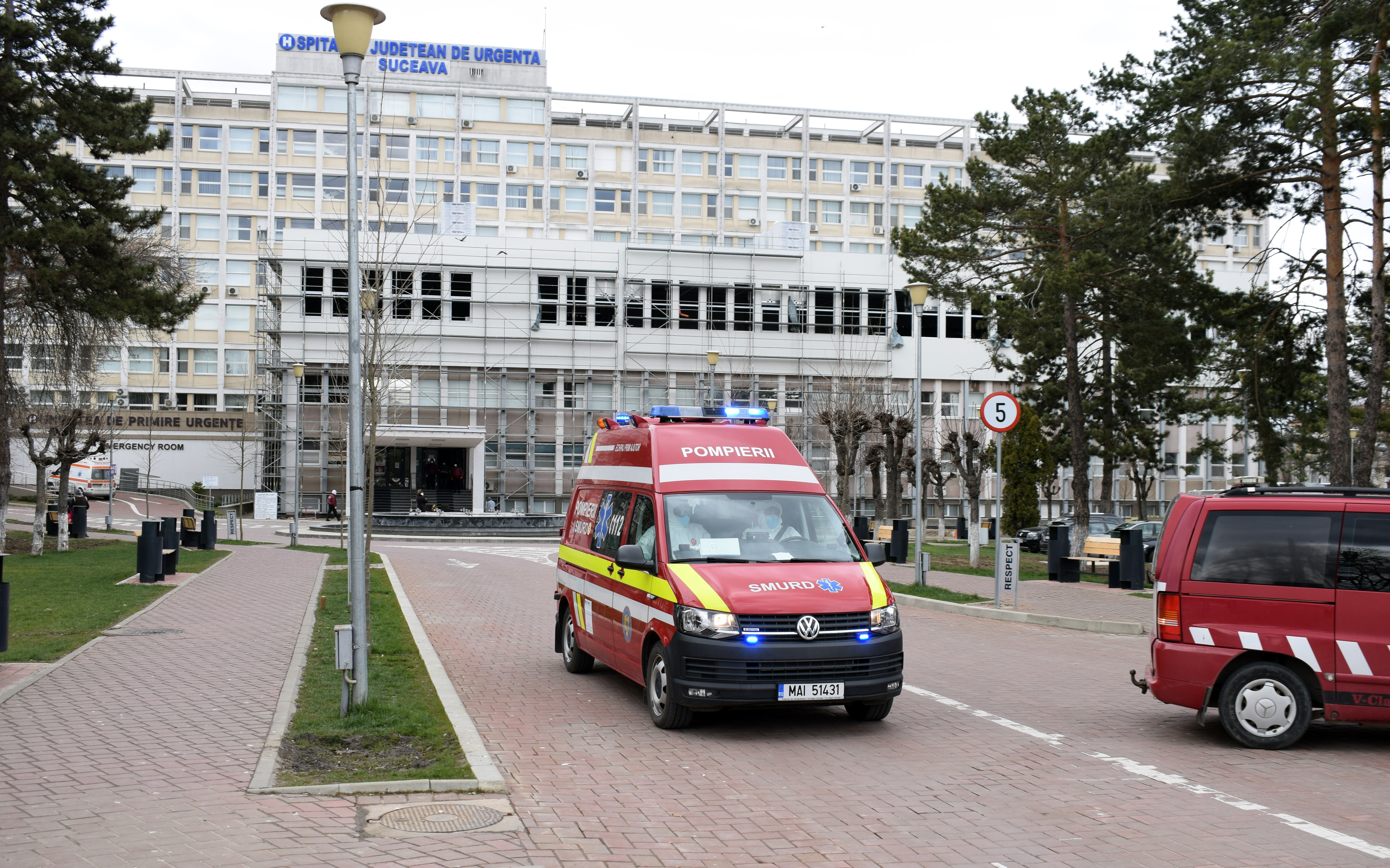 Taxă de 10 lei la Spitalul Judeţean Suceava pentru ”eliberare documente care atestă ora naşterii”