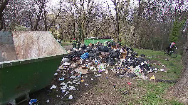 Parcul Herăstrău riscă să devină groapă de gunoi. Chiar firma de salubritate ar fi de vină