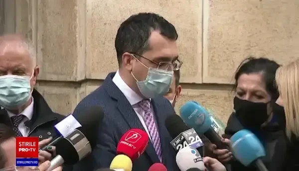 Gafă a ministrului Sănătății. Voiculescu nu a știut că persoanele decedate cu Covid se îngroapă fără haine