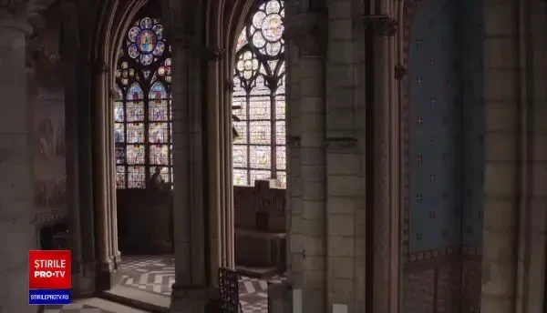 Începe reconstrucția catedralei Notre Dame, mistuită de incendiu. Imagini surprinzătoare cu structurile rămase în picioare