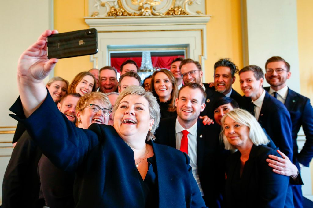 Țara europeană unde premierul a fost amendat pentru că și-a serbat ziua de naștere. Ce sumă trebuie să plătească