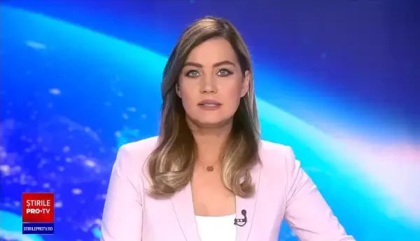 Un bărbat a fost găsit înjunghiat într-o scară de bloc. Vecinii au auzit un strigăt, dar nu au ieșit din case