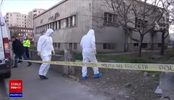 Sfârșit cumplit pentru o fată de 17 ani din Ploiești. A fost ucisă și abandonată într-un subsol de către fostul iubit