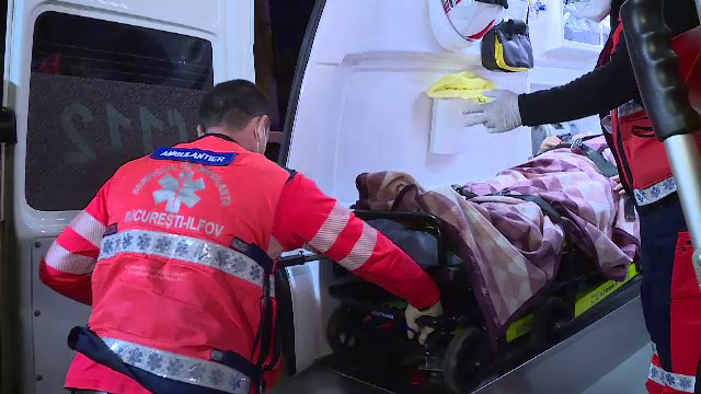 Un băiat de 17 ani și tatăl său, răniți după un incendiu. Tânărul are arsuri grave