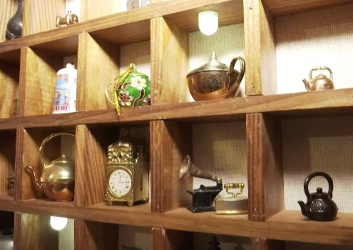 Muzeu al ceainicelor, în apartamentul unei femei din Ucraina. A adunat obiectele șapte ani