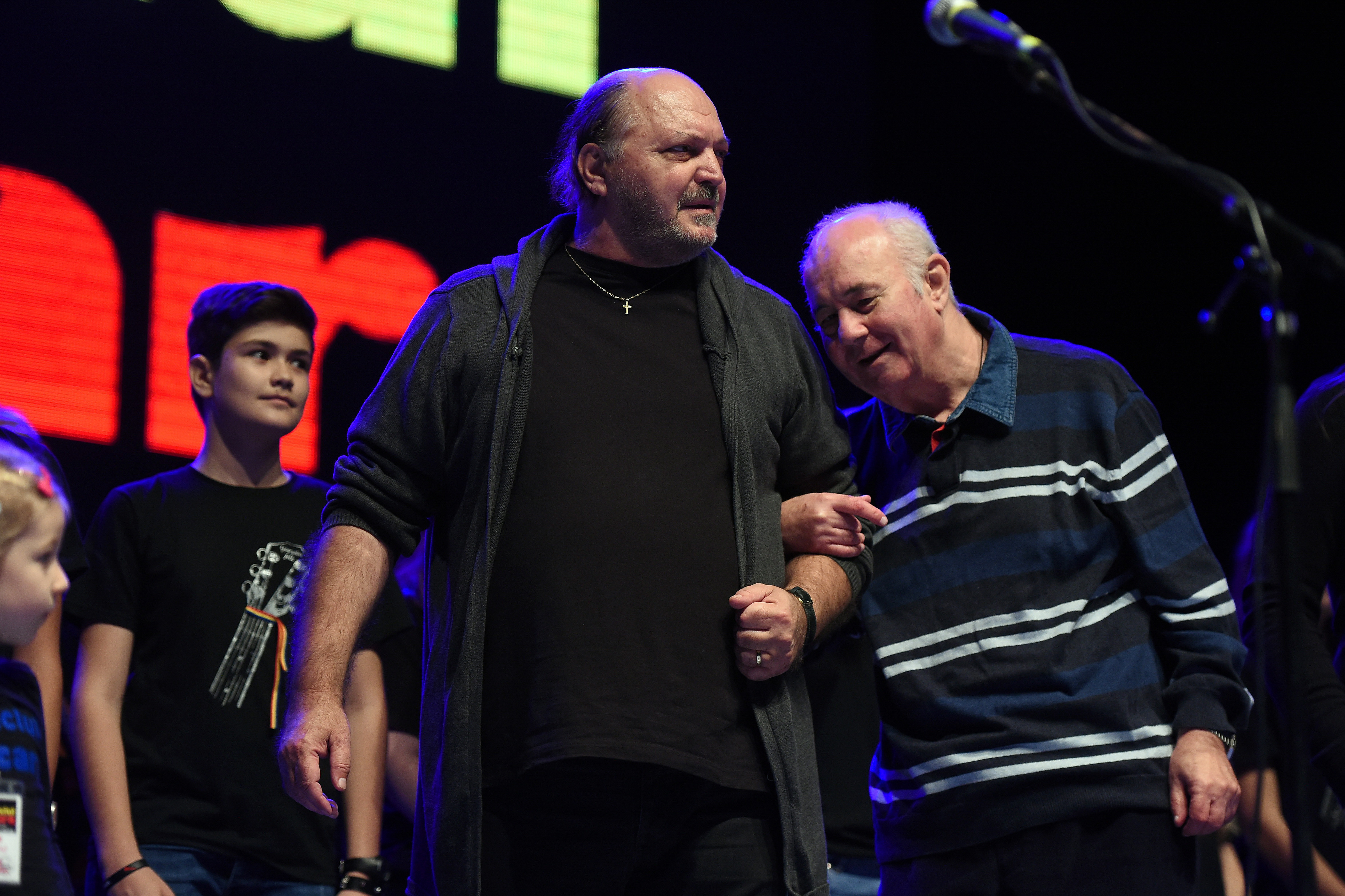 Ce spun medicii despre starea de sănătate a lui Victor Socaciu, internat în stare gravă cu COVID-19