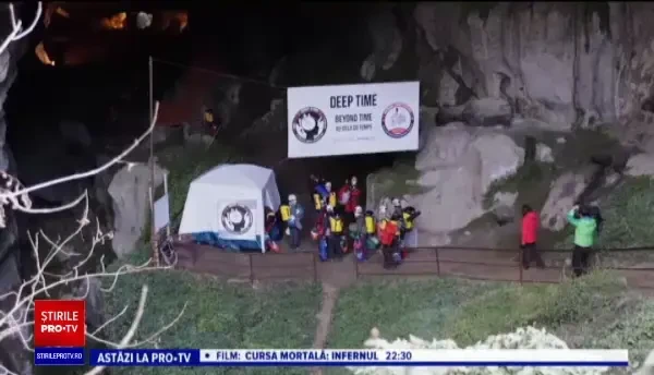 Studiu neobișnuit într-o peșteră din Franța, unde 15 persoane stau în întuneric și fără ceasuri timp de 40 de zile