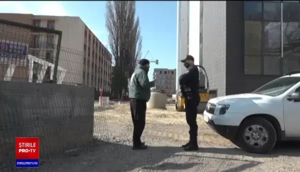 Un tânăr este grav rănit pe un șantier din Galați, după ce a căzut de la etajul 5