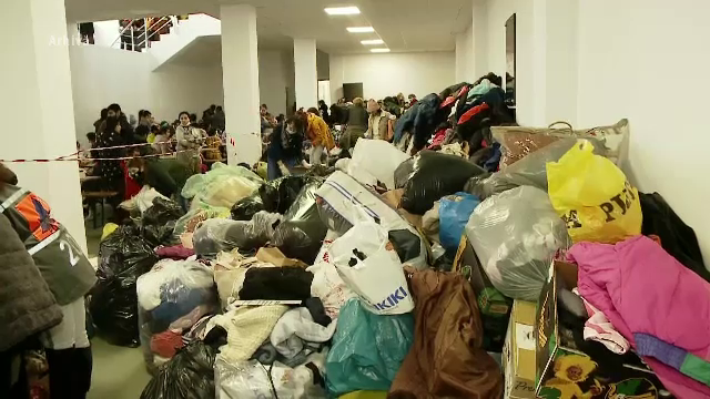 Ajutoare de peste 350.000 lei pentru oamenii rămași fără adăpost, după ce 25 de case au ars într-un incendiu